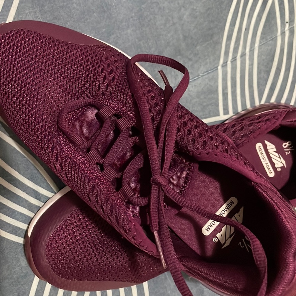 Avia 02 Air Shoes. Memory Foam. Wine /Purple